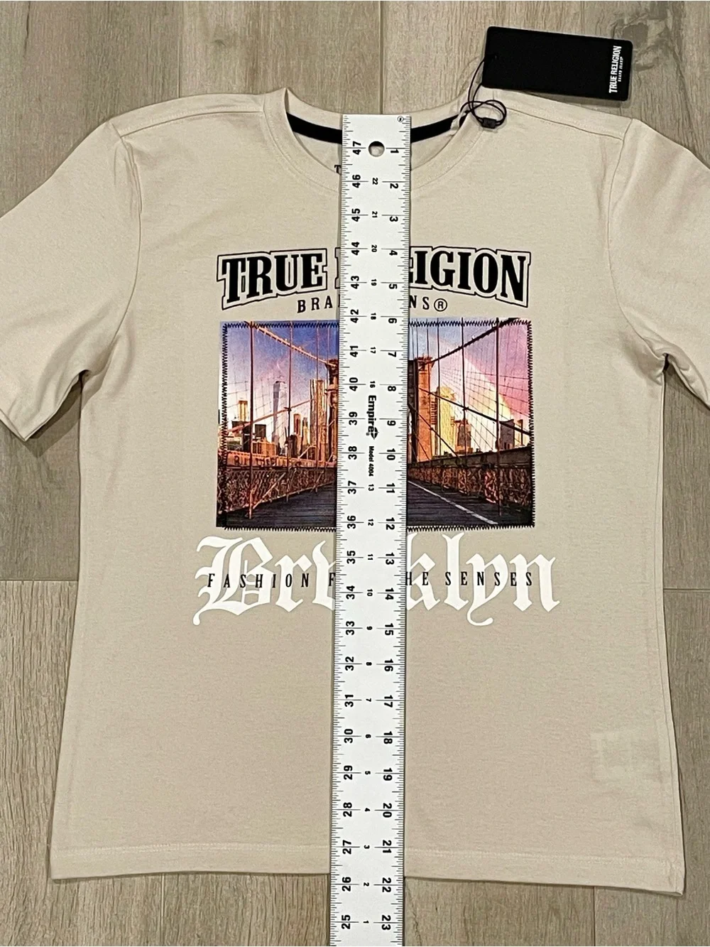 True Religion Brooklyn Graphic T-Shirt Boys Medium 10/12 NWT Cream Cotton Tee